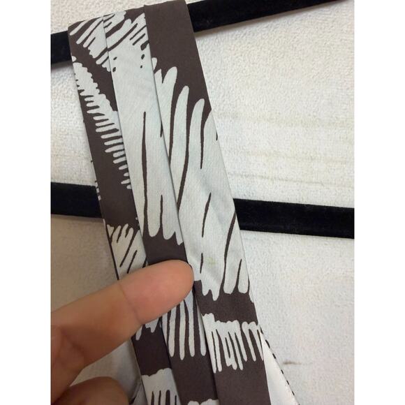 BCBG Dress 8 Sleeveless Defined Waist Brown Cream Printed Date Night Ready - Picture 3 of 7